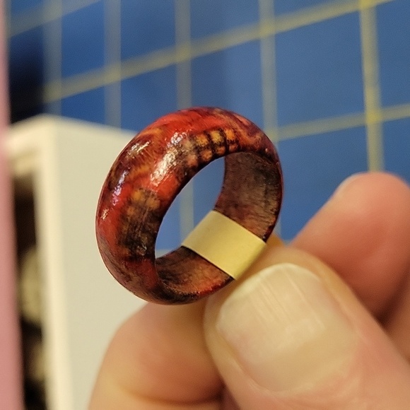 Wooden Ring Size 7 - Picture 2 of 3